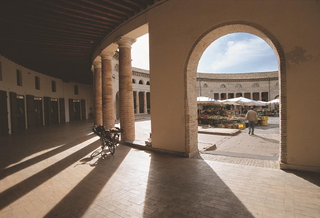 Al Foro Annonario Bed & Breakfast Senigallia Luaran gambar